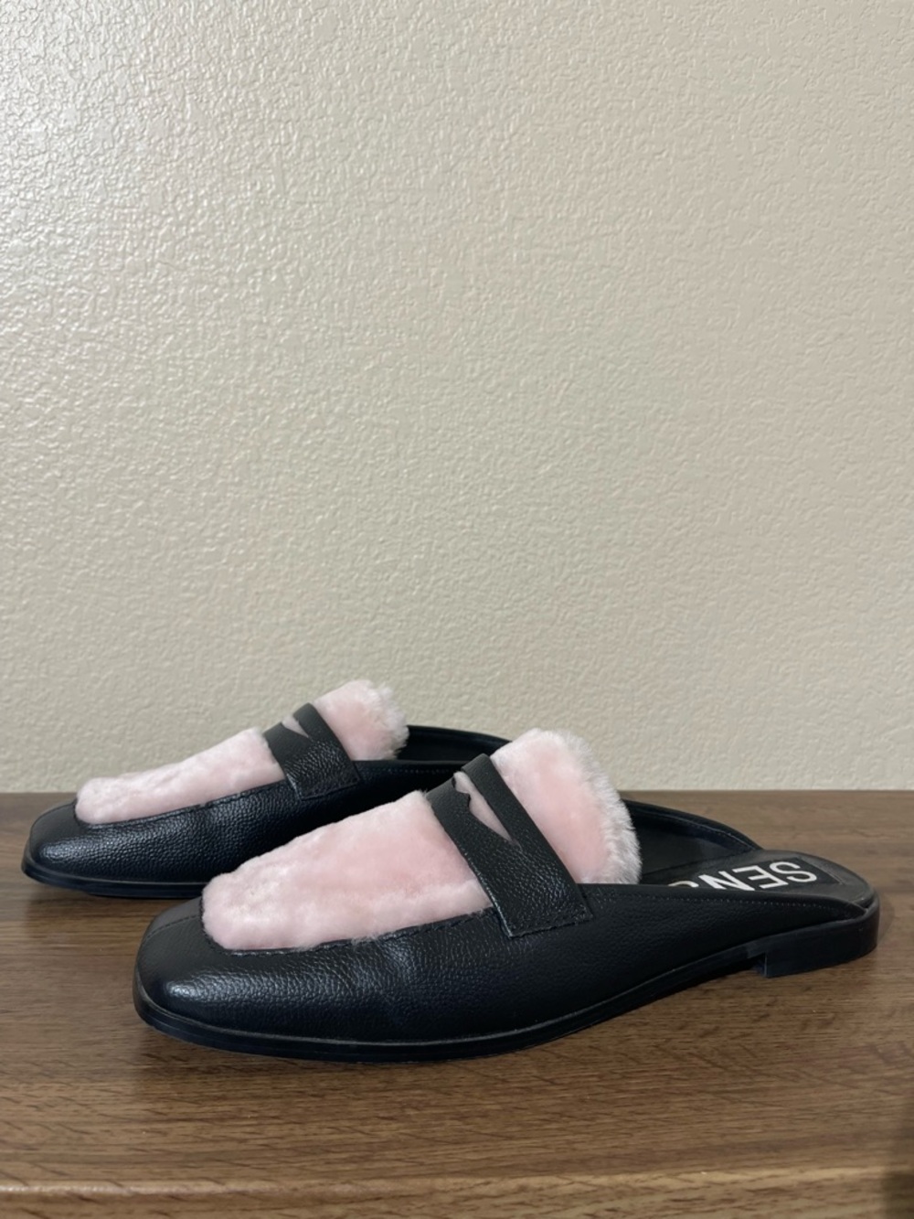 SENSO women's gail mule shoes in black/pink